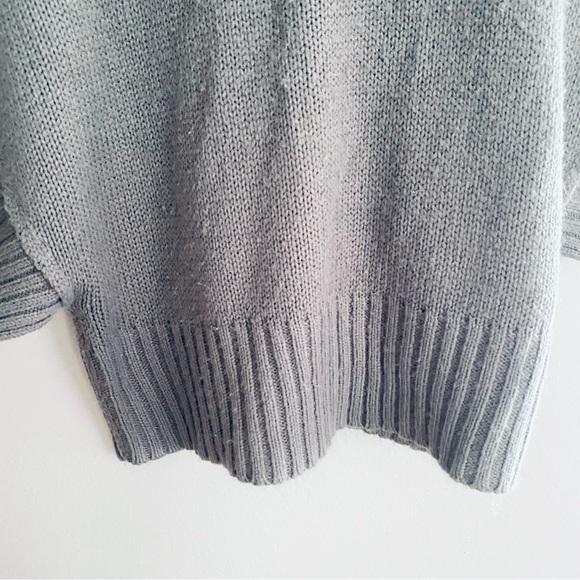 dots Women's Dark Gray Short Sleeve V Neck Knit Sweater Size Large - Picture 3 of 10